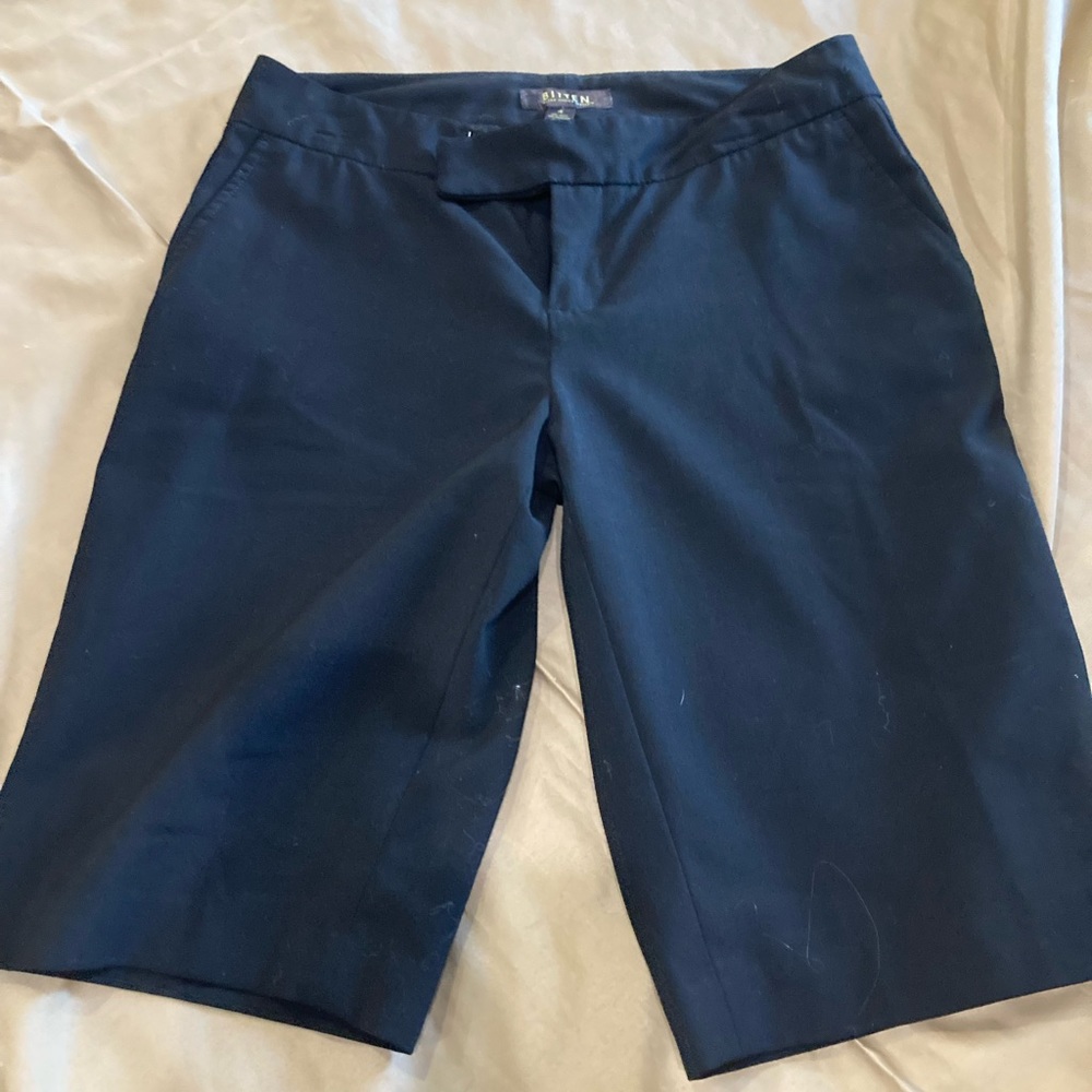 BITTEN by Sarah Jessica Parker Brand Bermuda shorts. Women’s size 4.